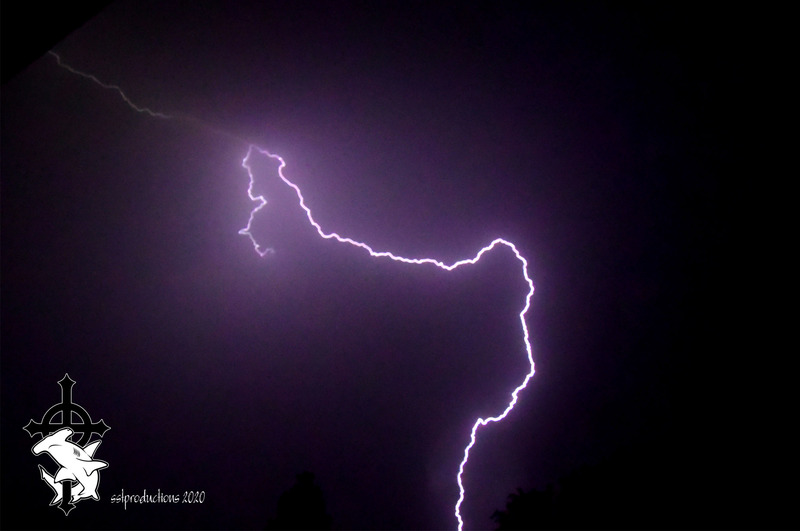 lightning1.jpg
