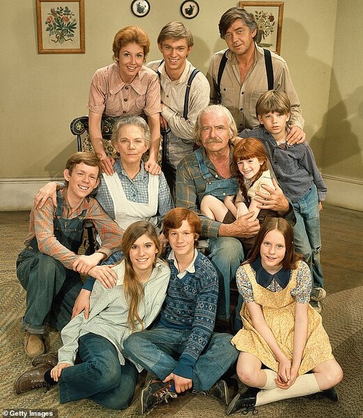 37589640-9111923-Bringing_them_back_Various_cast_members_from_The_Waltons_are_set-m-76_1609786408196.jpg